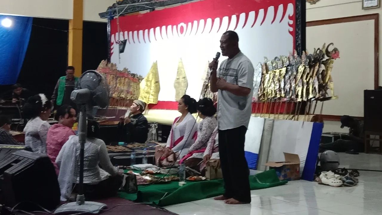 Kesenian Bertahan, Sawah Terjaga: Kisah Sedekah Bumi yang Menghangatkan Widodaren
